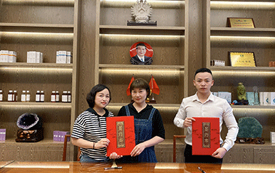 恭喜江西省萍鄉(xiāng)市李女士、顏女士成功簽約翌芙萊！